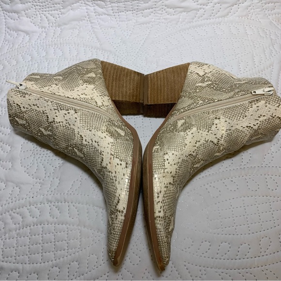 Coconuts by Matisse Metallic Snakeskin Astoria Ankle Boots Booties Size 9M - Picture 12 of 12